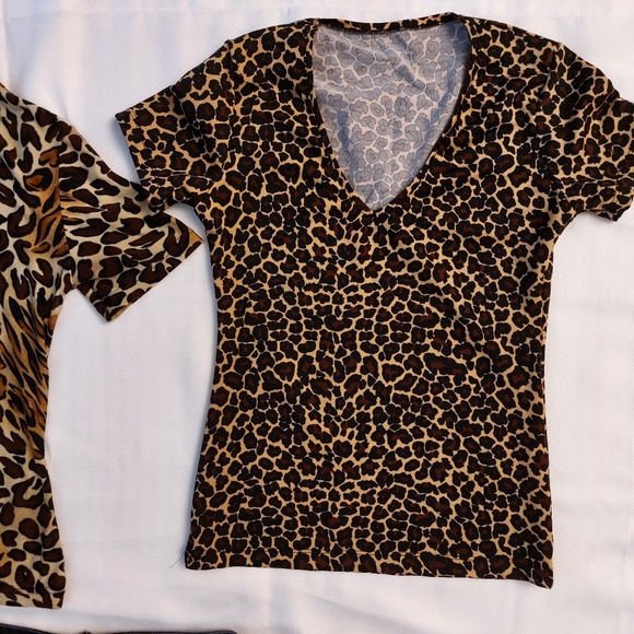 ARMANI EXCHANGE Jeans ๐ Pants, Two T-shirts Animal Print Leopard ๐ Print - Picture 4 of 12